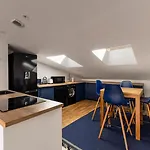 La Maison Des Canailles